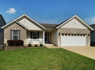 942 Winter Lake Dr, Fenton, MO 63026