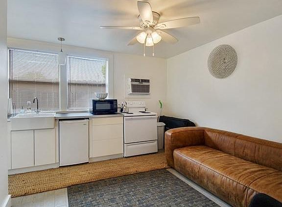 Kitchen/Living