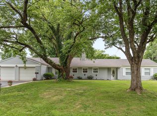 831 North Dr, Seymour, IN 47274