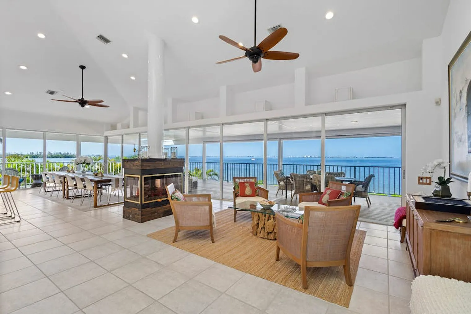 5 bed, 3.0 bath, 4596 sqft, $20,554 — Photo 1