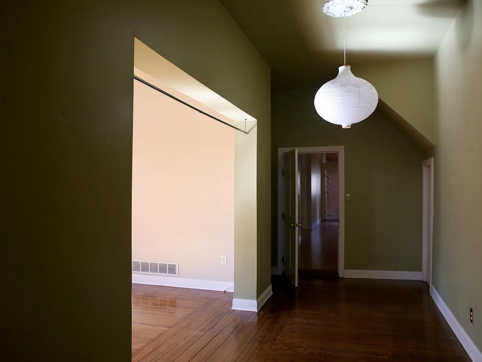 2 bed, 1750 sqft, $1,900 — Photo 4