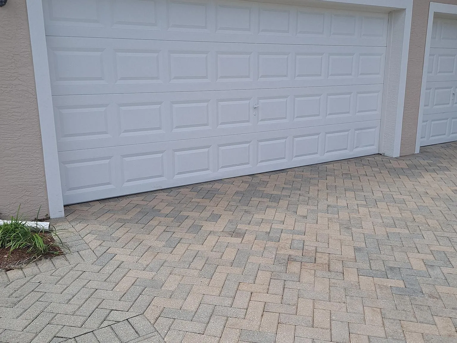3 bed, 2.5 bath, 2440 sqft, $3,000 — Photo 3