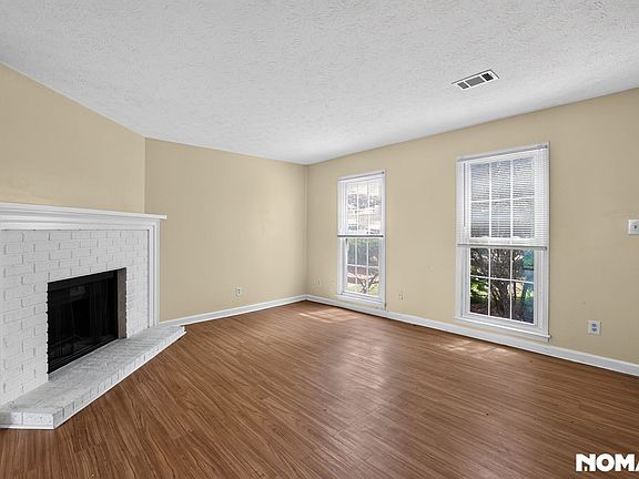 2nd image of 1028 Jeanette Ln