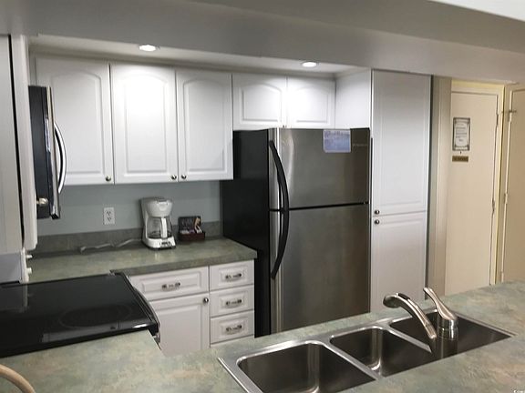 4th image of 9820 Queensway Blvd. #406-406A