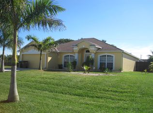 1924 SW 51st St, Cape Coral, FL 33914