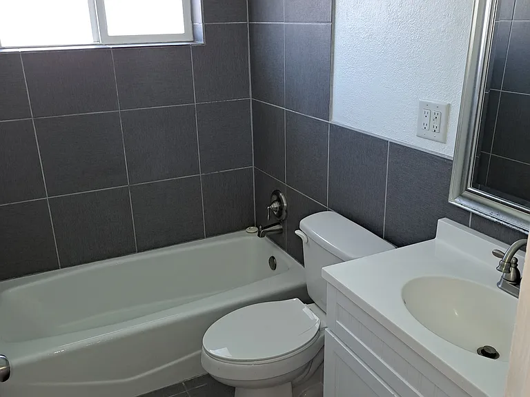7308 E Latham St — Photo 7