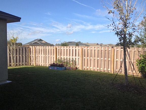 Fully-fenced Rear Yard