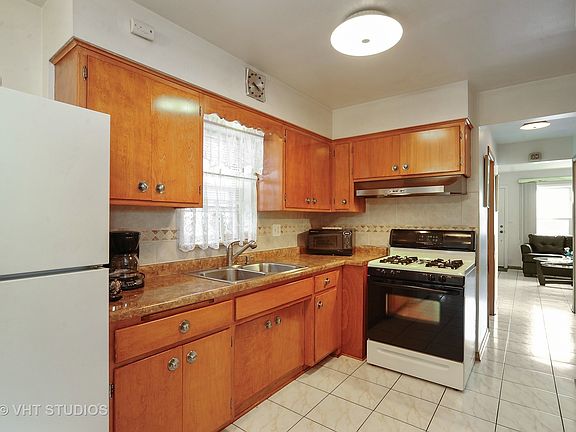 3rd image of 9145 Grand Ave