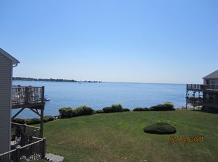 33 Turtle Bay Dr, Branford, CT 06405