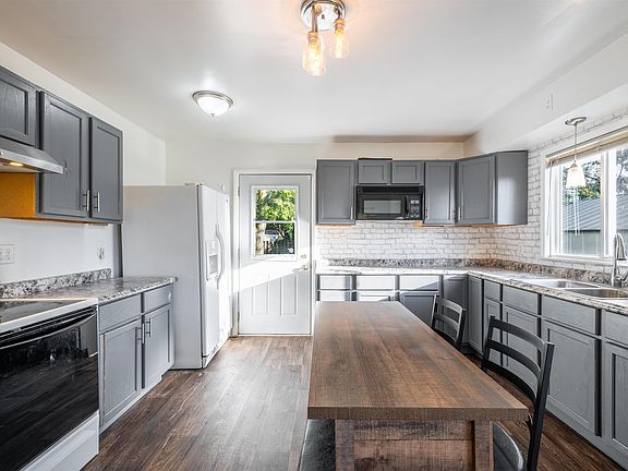 2nd image of 3259 Berent St
