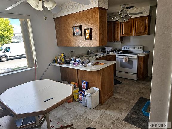 4th image of 376 Edwards Ave