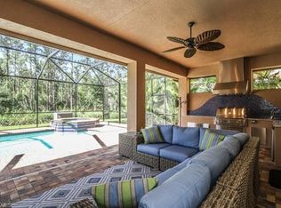 7707 Martino Cir, Naples, FL 34112