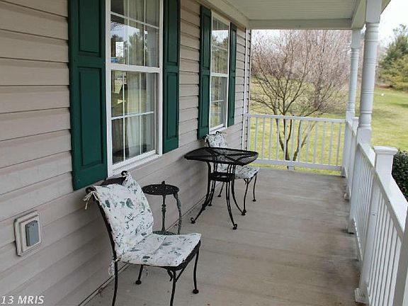 3rd image of 121 Meadowland Way