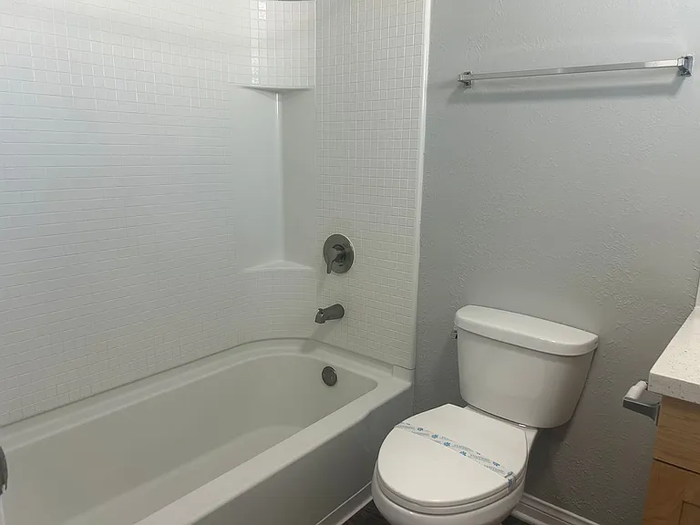Villa Del Sol Apartments — Photo 39