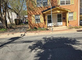 4 North St NE, Leesburg, VA 20176