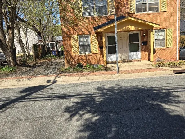 4 North St NE, Leesburg, VA 20176