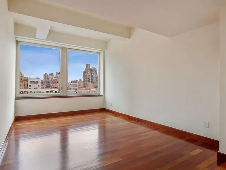 305 E 63rd St #11-B — Photo 5