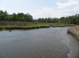 21 Warwick Ct, Hampstead, NC 28443