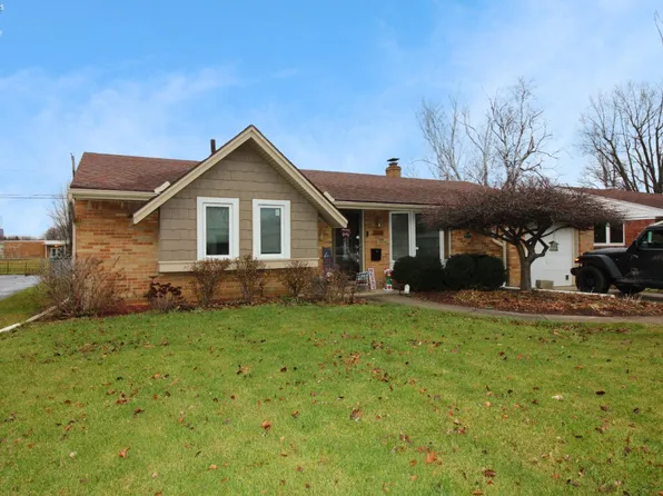 3319 N Eastmoreland Dr, Oregon, OH 43616