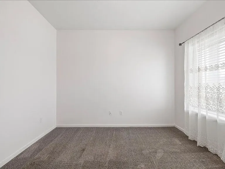 5813 Sidon Ln — Photo 4