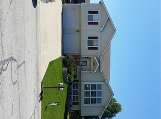 836 Country Hill Dr, Grain Valley, MO 64029