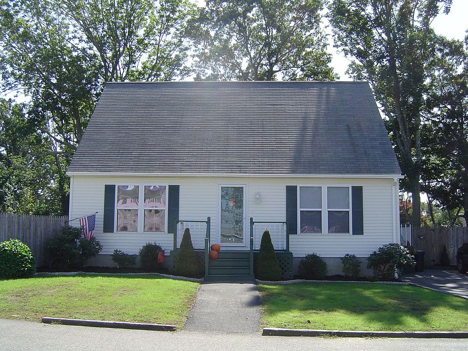 282 Loftus St, New Bedford, MA 02746 Zillow