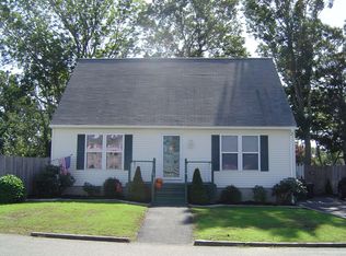 282 Loftus St, New Bedford, MA 02746