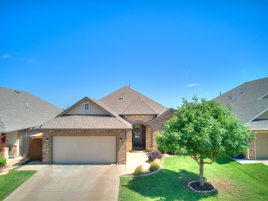 6717 NW 149th St - Property Image