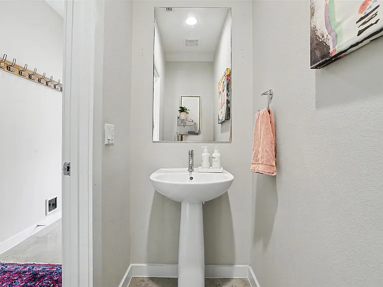 5616 S 1st St #13 — Photo 35