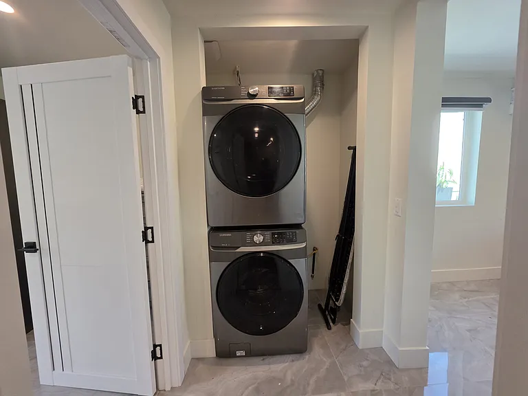525 Stanford Rd — Photo 5