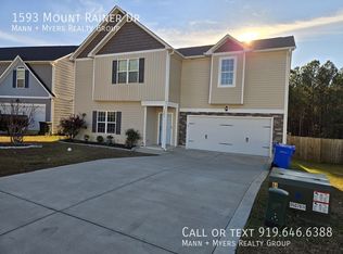 1593 Mount Rainer Dr, Fayetteville, NC 28301
