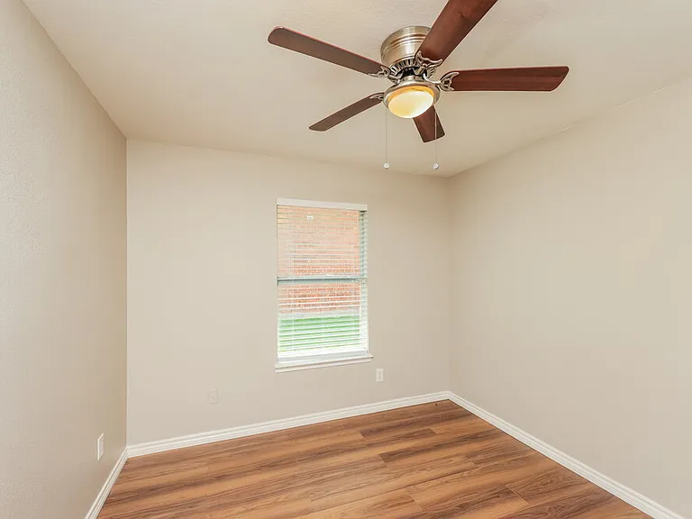 2114 Rose May Dr — Photo 14