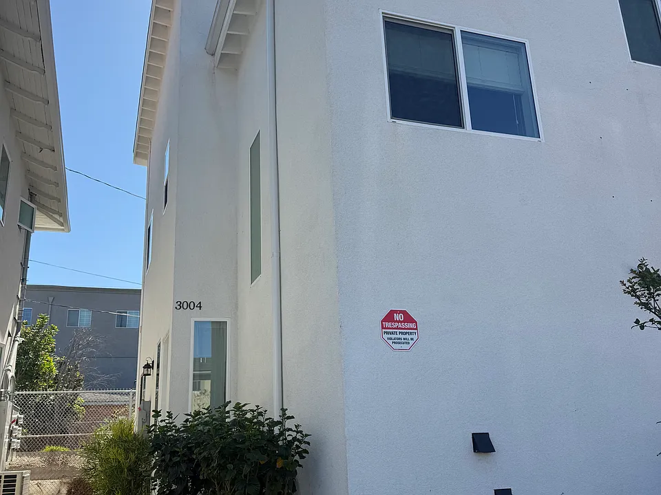 3004 Shrine Pl S