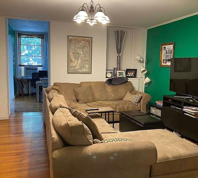 1st image of 315 De Graw St