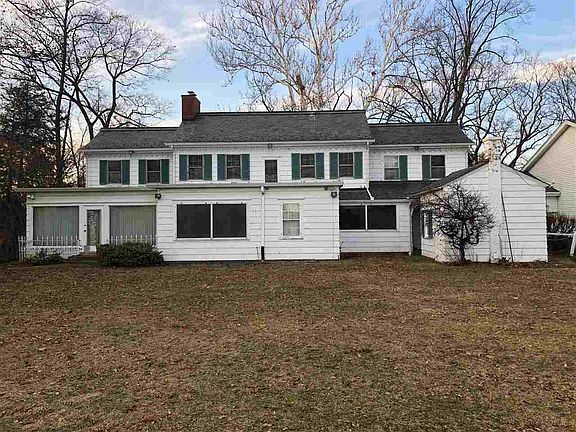 3rd image of 1303 Greenleaf Blvd