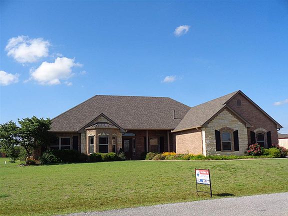 2nd image of 298 NE Creekside Dr