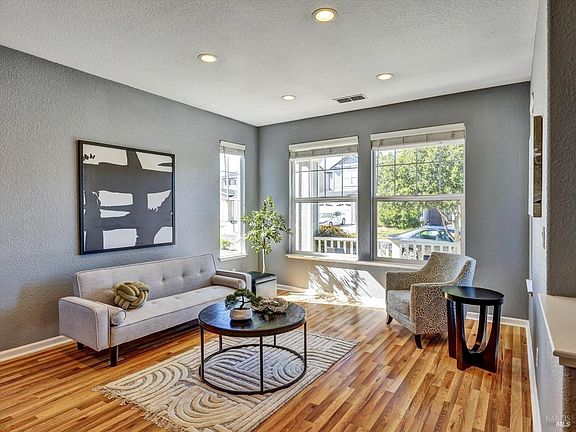 4th image of 4724 Orville Avenue