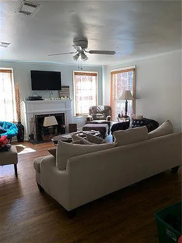 919 W Hickory St — Photo 27