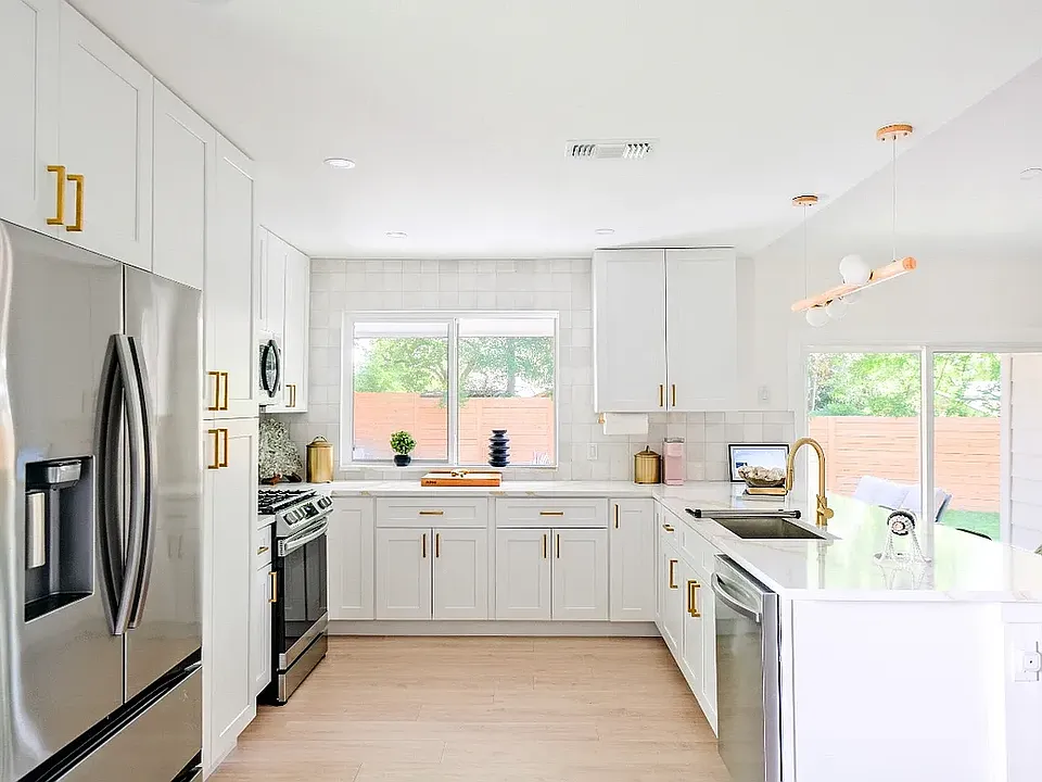 802 Cedar Gln