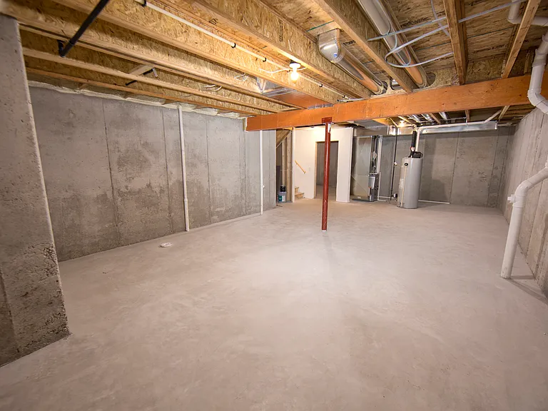 Lower Level for extra storage