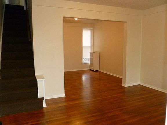 3rd image of 141 W Nedro Ave