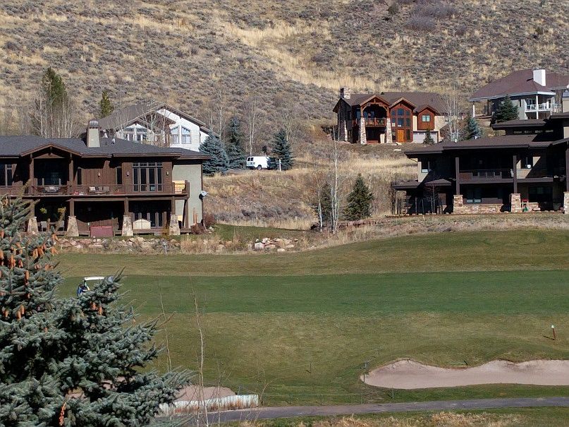 2nd image of 3387 Niblick Dr