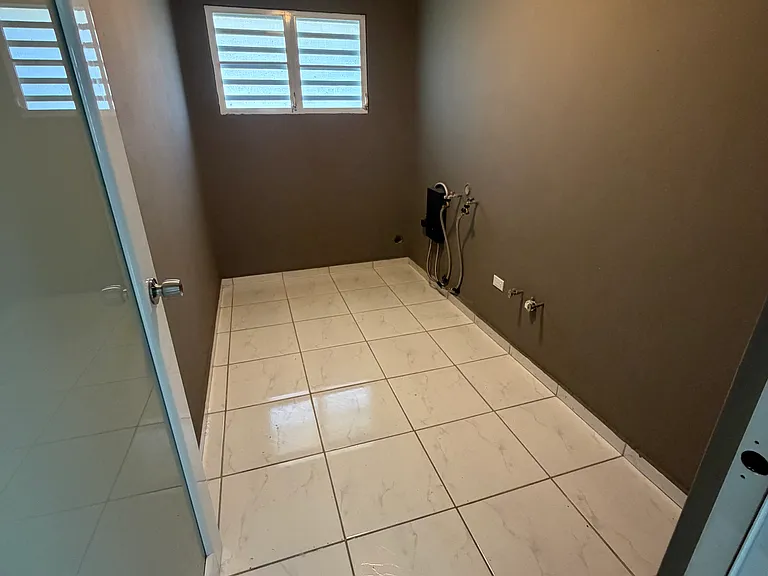 1 Avenida #65 — Photo 8