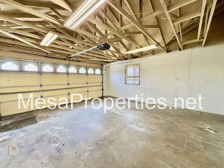 2378 N Sycamore Ave — Photo 26