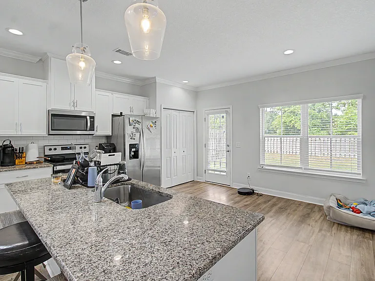 785 Fairview Cir — Photo 8