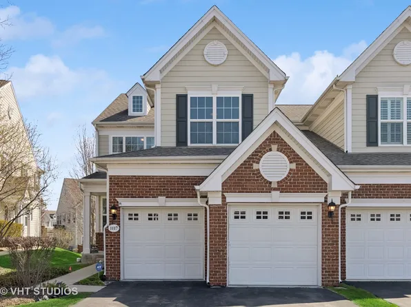 1117 Pine Valley Ct, Elgin, IL 60124