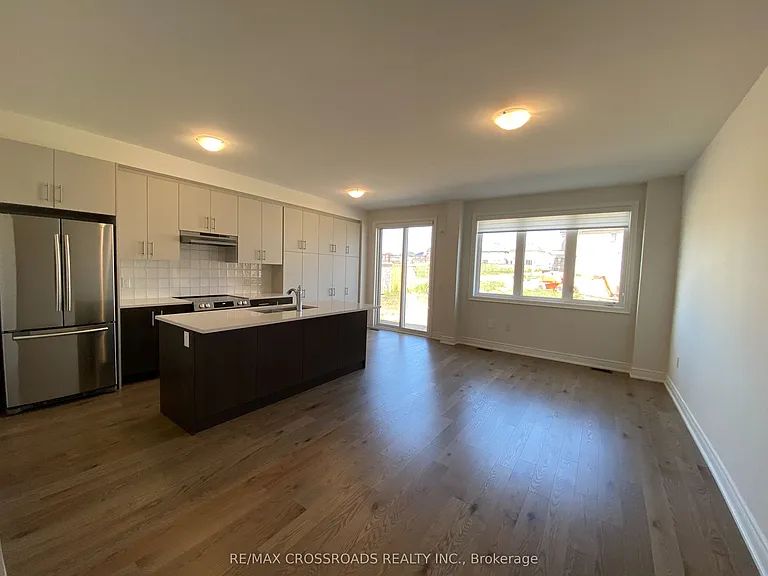 4 Kamper Ave — Photo 7