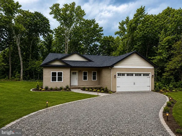 209 Federalist Way, Montross, VA 22520