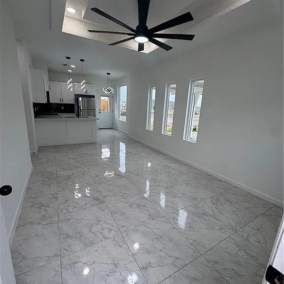 5804 Notre Dame Ave #3 — Photo 2