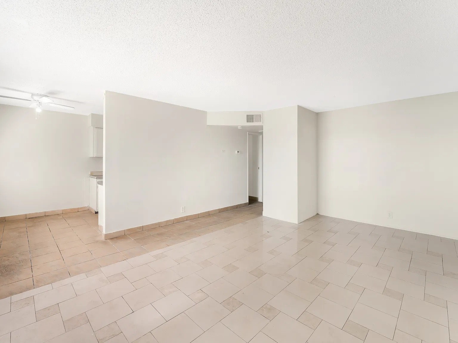 2 bed, 799 sqft, $1,095 — Photo 3
